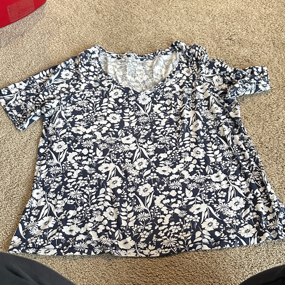 Lane Bryant Navy and White Floral Short Sleeve Tee